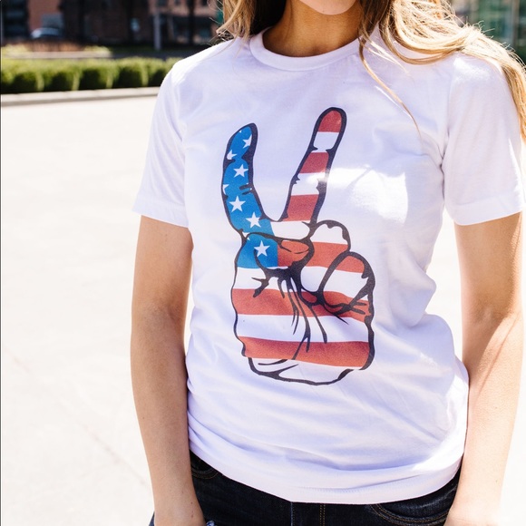 Peace in America Graphic Tee - Picture 3 of 7